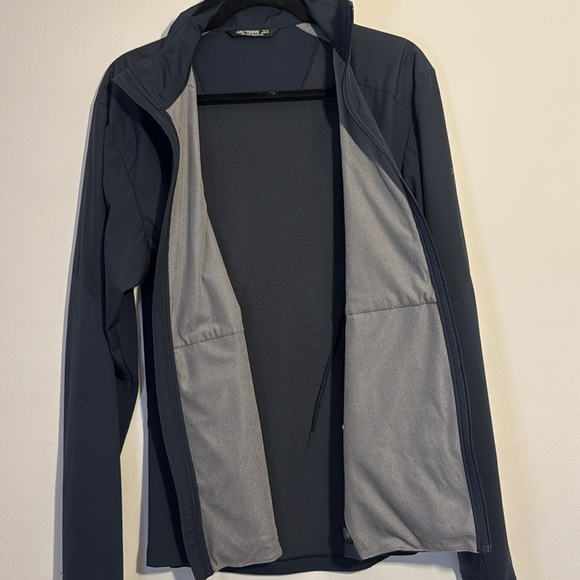 Arc'teryx Men's A2B Comp Jacket men’s navy large - Picture 7 of 12